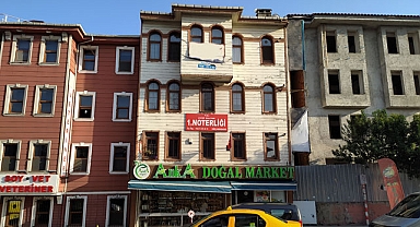 Eyüp meydanda işyerine. 5 odalı, çift banyo tuvaletli, teraslı