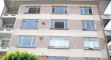 Orta hasarlı binalar için 'ağır' karar