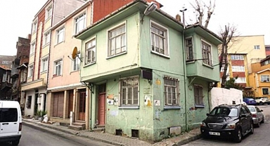 Orhan Kemal'in Unkapanı'ndaki evi 10 milyon TL'ye satışa çıkarıldı