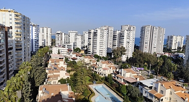 Mersin Mezitli'de site içinde 3+1 KİRALIK