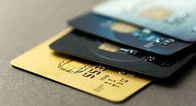 Kredi kartı, banka kartını solladı: Tüketici yüksek faize rağmen kredi kartı diyor
