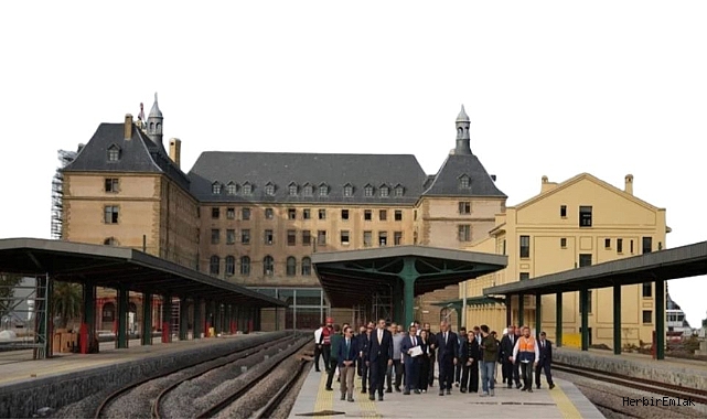 Bakan Ersoy: Tarihi Haydarpaşa Garı kültür ve sanat merkezi oluyor