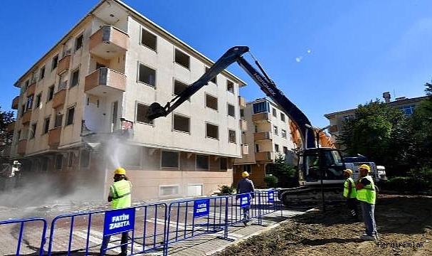 İstanbul Fatih'te 33 yıllık Atılgan Sitesi'nde kentsel dönüşüm başladı