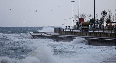 İstanbul için fırtına ve kuvvetli sağanak uyarısı: AKOM'dan kritik açıklama!