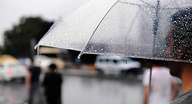 Hava sıcaklıkları düşüyor: Meteoroloji'den 32 il için sağanak yağış uyarısı