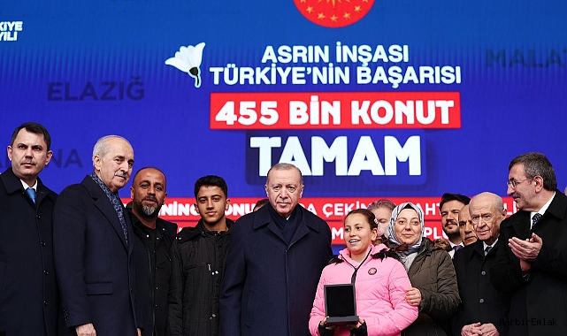 Deprem bölgesinde 455 bin konut ve iş yeri hak sahiplerine teslim edildi