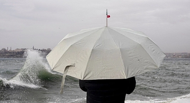 Meteorolojiden Muğla ve Antalya için kuvvetli yağış, Akdeniz için fırtına uyarısı