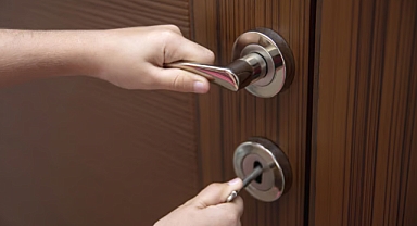 Anahtar kilitte sıkıştığında nasıl çıkarılır? Pulling yöntemi nasıl pratikçe uygulanabilir?