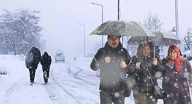 Yeni haftada yağışsız yer kalmayacak: Kuvvetli kar ve sağanak geliyor