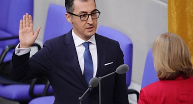 Almanya'da bir ilk: Cem Özdemir Baden-Württemberg eyalet başbakanı oldu