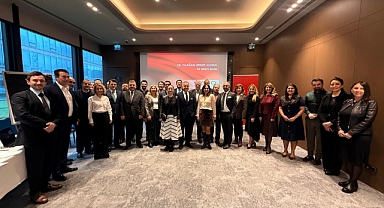 AVM'ler ciro hacmiyle ekonominin lokomotiflerinden