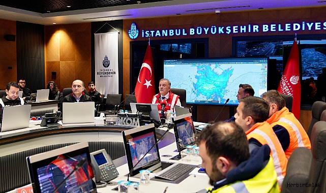 İstanbul’da kuvvetli sağanak: Mecbur kalmadıkça trafiğe çıkmayın