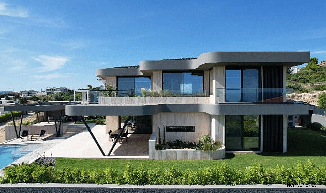 Çeşme’de denizden ilham alan mimari The Pearl dikkat çekiyor