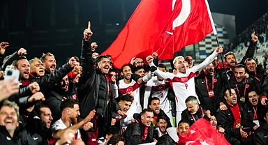 Türkiye 24 yıl sonra Dünya Kupası’nda: 2026 bileti Kosova galibiyetiyle geldi