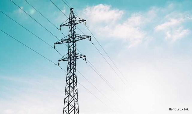 Türkiye'nin elektrik kurulu gücü 125 bin 410 megavata ulaştı: Güneş enerjisi rekor kırıyor