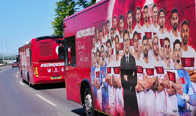 Dünya Kupası heyecanı İstanbul yollarına taşındı: Milli Takım temalı araçlar seferde