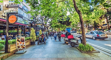 İstanbul'un popüler alışveriş caddelerinde metrekare değeri 2 milyon TL'yi buldu