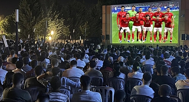 Milli maç heyecanı İstanbul meydanlarına taşınıyor