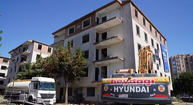 Özay Sitesi’nde kentsel dönüşüm başladı: 120 dairelik riskli yapı yıkılıyor