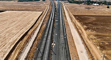 Ankara-İzmir arasını 3 saat 30 dakikaya indirecek hızlı tren hattında çalışmalar hızlandı