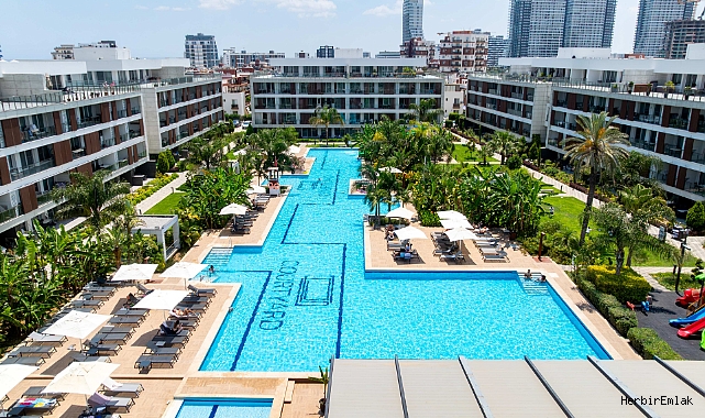 Courtyard Long Beach, Kuzey Kıbrıs'ta resort yaşam konseptiyle dikkat çekiyor