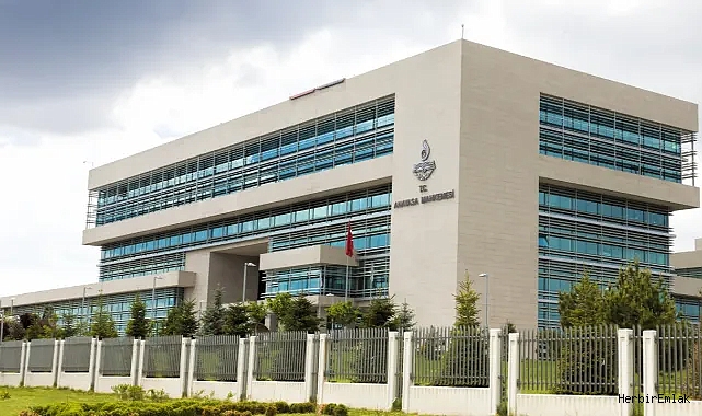 Ev ve araba alıp satmak isteyenleri ilgilendiriyor: Noterlerin hafta sonu çalışmasına AYM freni!
