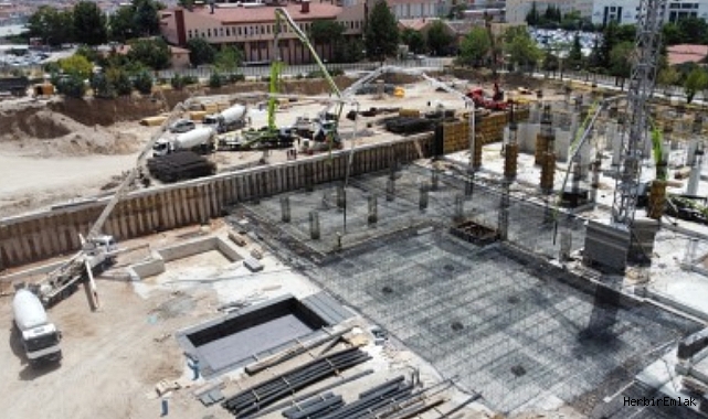 İnşaatta sınırlı toparlanma sinyali: Hazır Beton Endeksi'nde faaliyet yeniden büyüme bölgesine geçti
